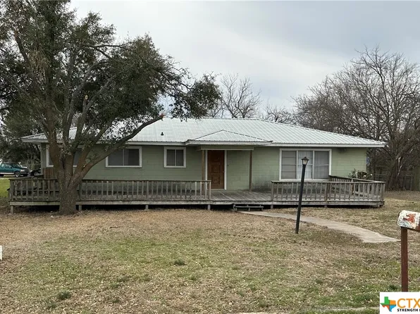 204 N 6th St, Lott, TX 76656