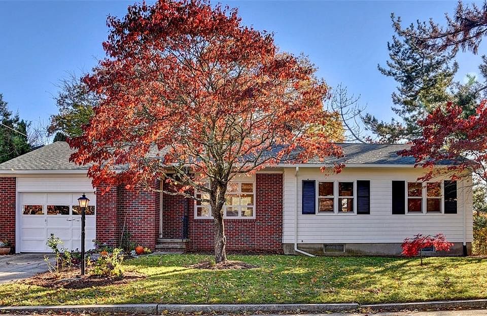 1st image of 40 Wriston Dr