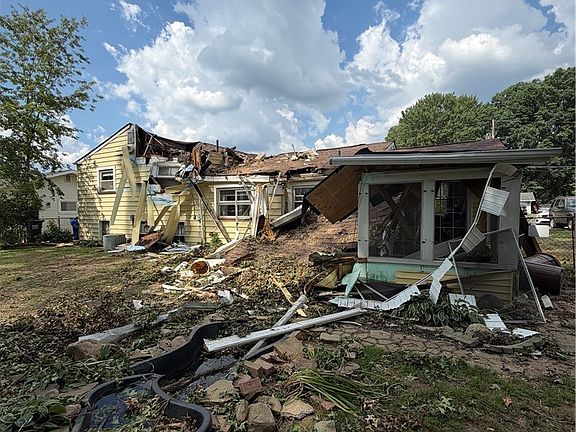 5th image of 4220 Milltrace Rd
