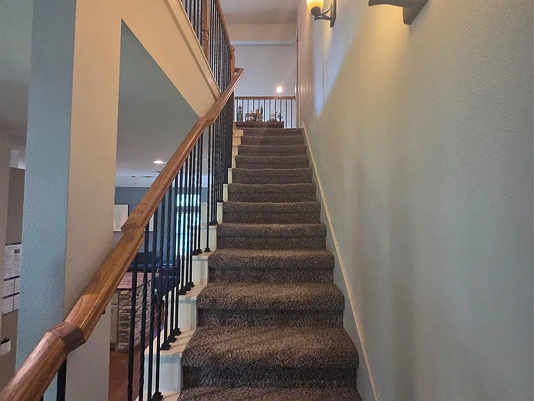 408 W Croslin St — Photo 17