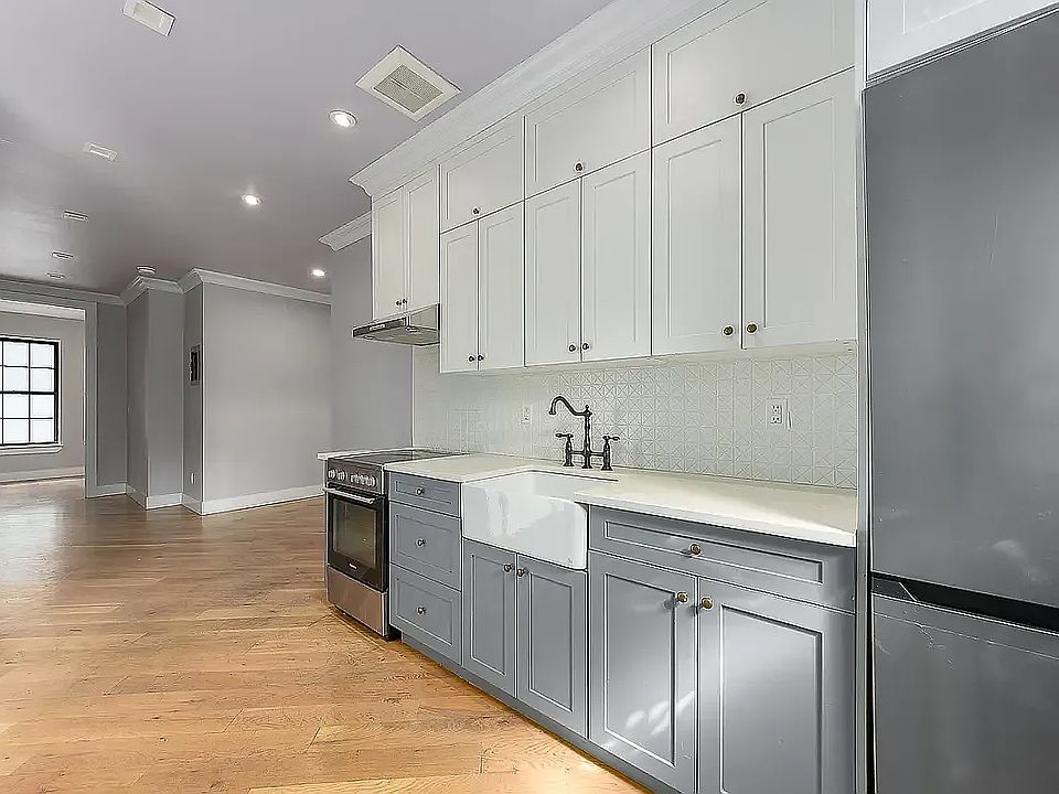 1st image of 137 21st St APT 2B