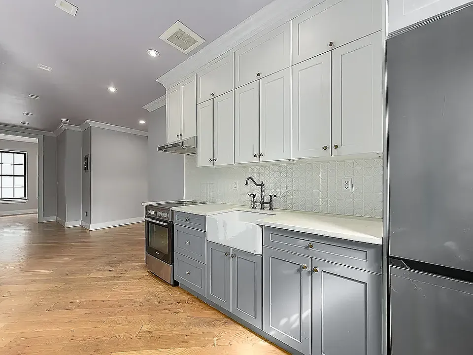 137 21st St #2B