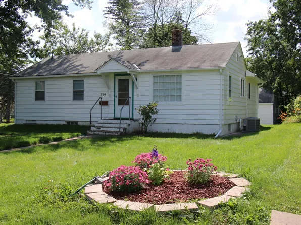 216 Owens St S, Stillwater, MN 55082