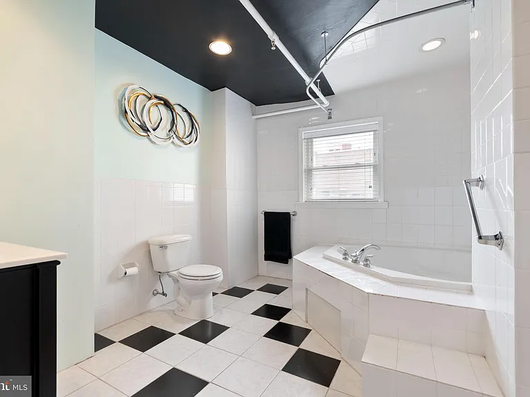 104 N 2nd St #200 — Photo 20