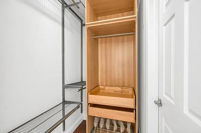 389 Lastreto Ave — Photo 16