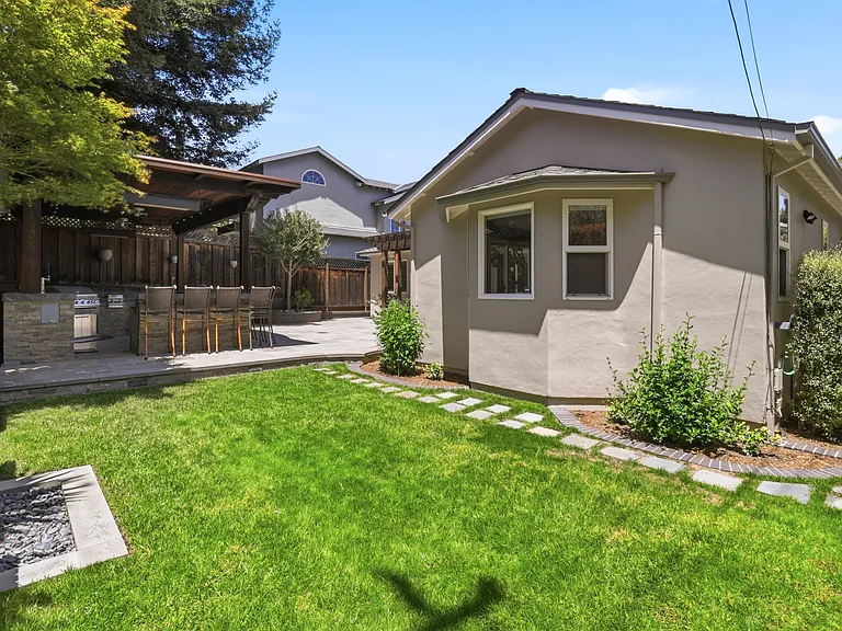 148 Cedar St — Photo 48
