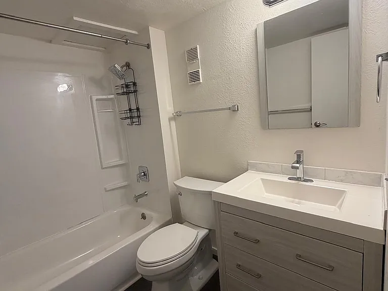 6545 Kalua Rd #202D — Photo 9