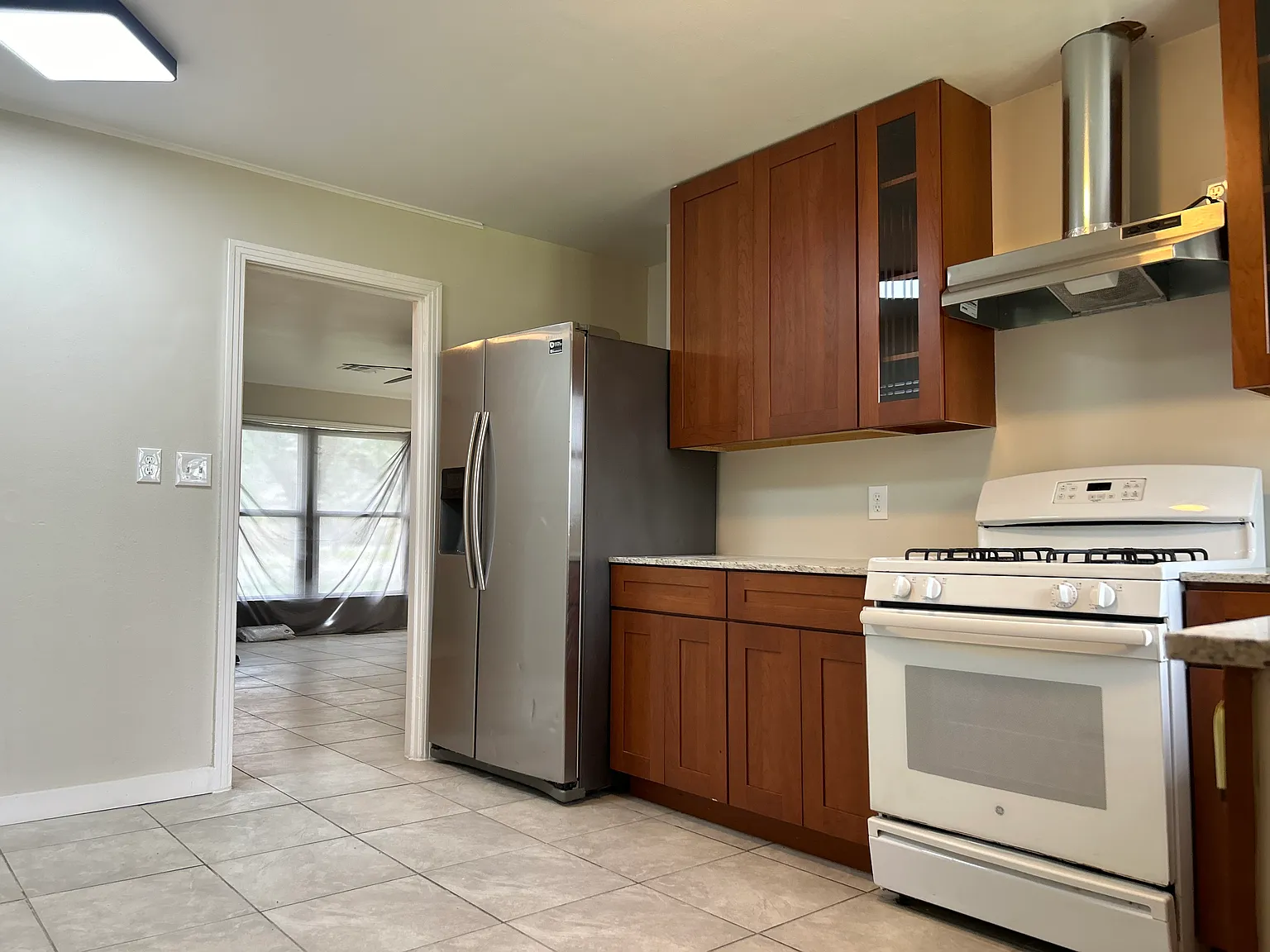 3 bed, 1150 sqft, $1,600 — Photo 3