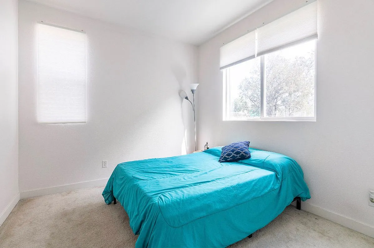 1 bed, 1.0 bath, 300 sqft, $1,500 — Photo 3