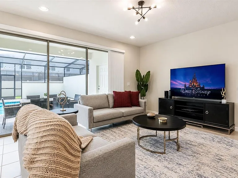 2441 Dubai St — Photo 4