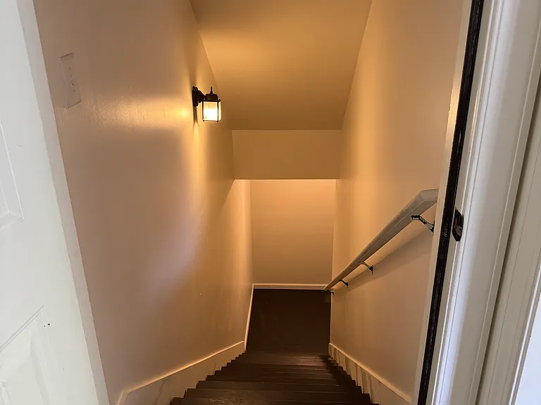 6121 Clubhouse Dr — Photo 36