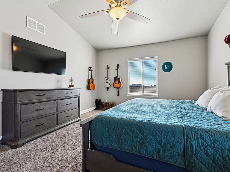 1140 E Dove Creek Dr — Photo 12