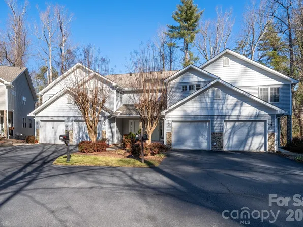 131 Ewarts Pond Rd, Hendersonville, NC 28739
