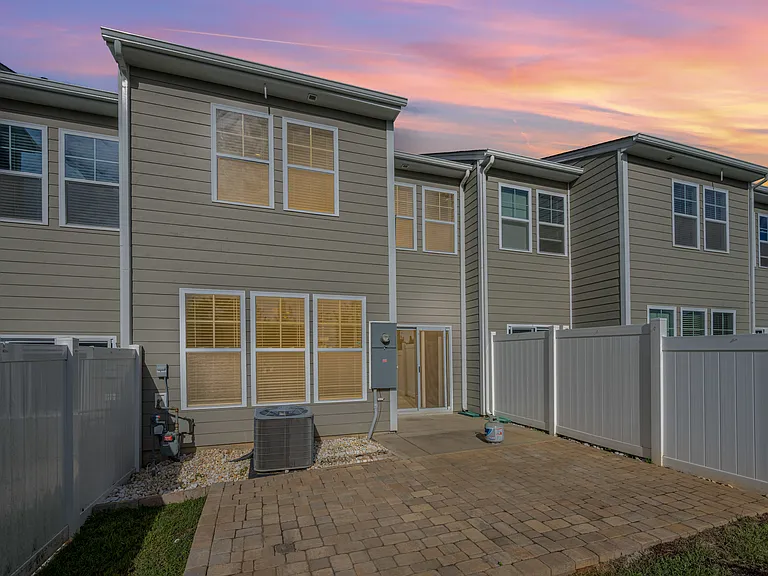 630 Cypress Glen Ln — Photo 22