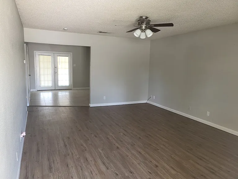 801 High Meadow Dr #B — Photo 5