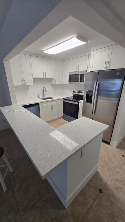 255 S Cypress Rd APT 307, photo 4