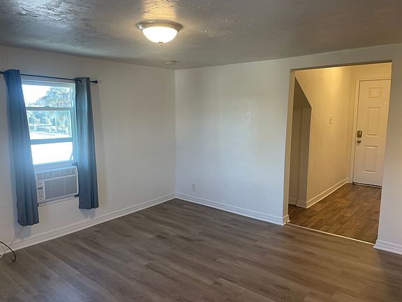 5th image of 421 N Peninsula Dr APT 3