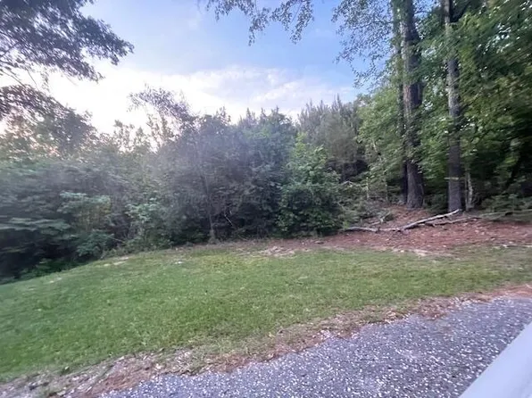 Pine Hills Ave NW, Vernon, AL 35592