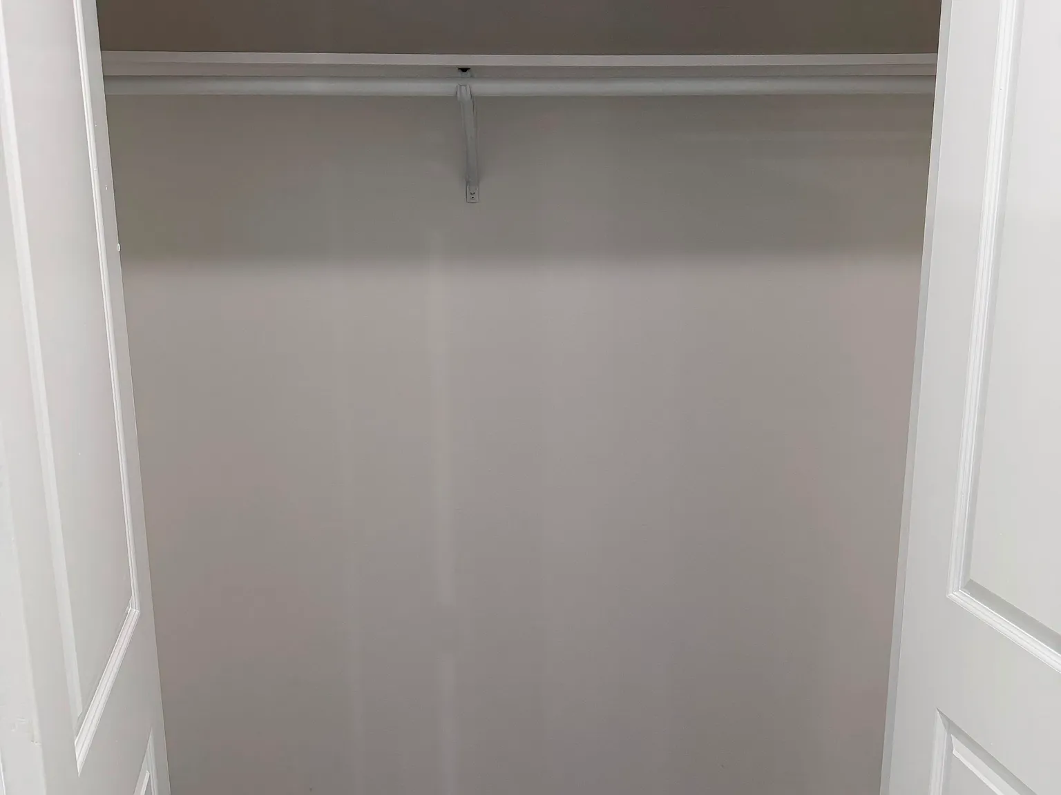 1 bed, $1,718 — Photo 2