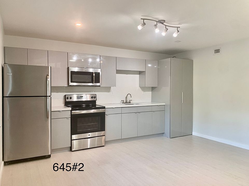 Apartment 4 kitchen