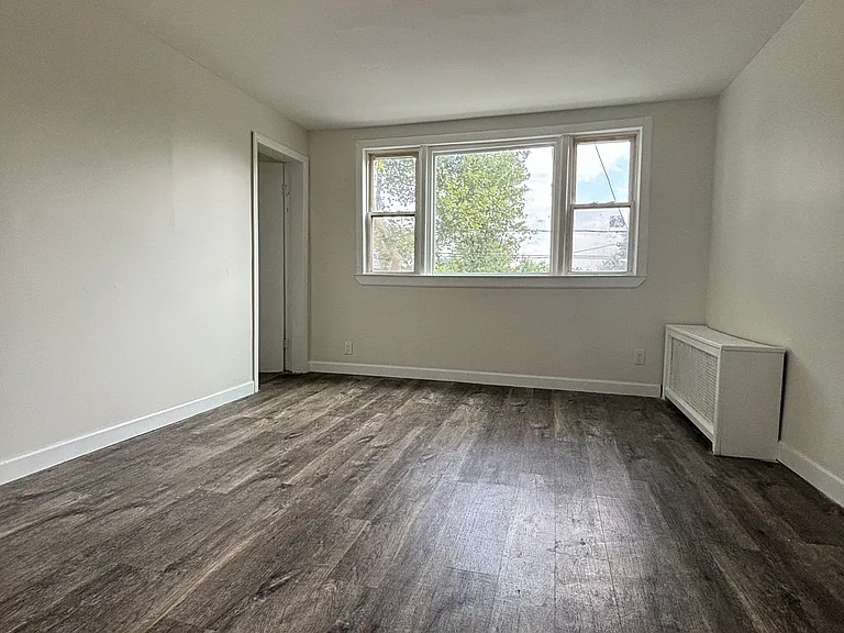 107 Van Nostrand Ave #2 — Photo 6