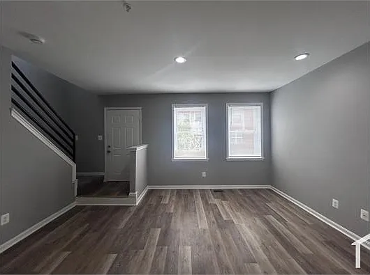 2571 Francis St — Photo 5