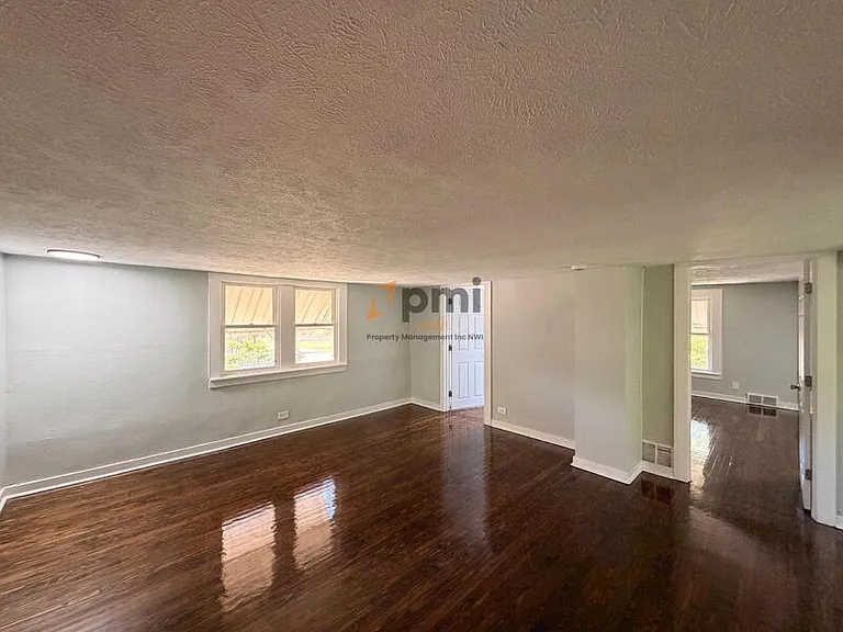 422 Hoyt St #2 — Photo 3