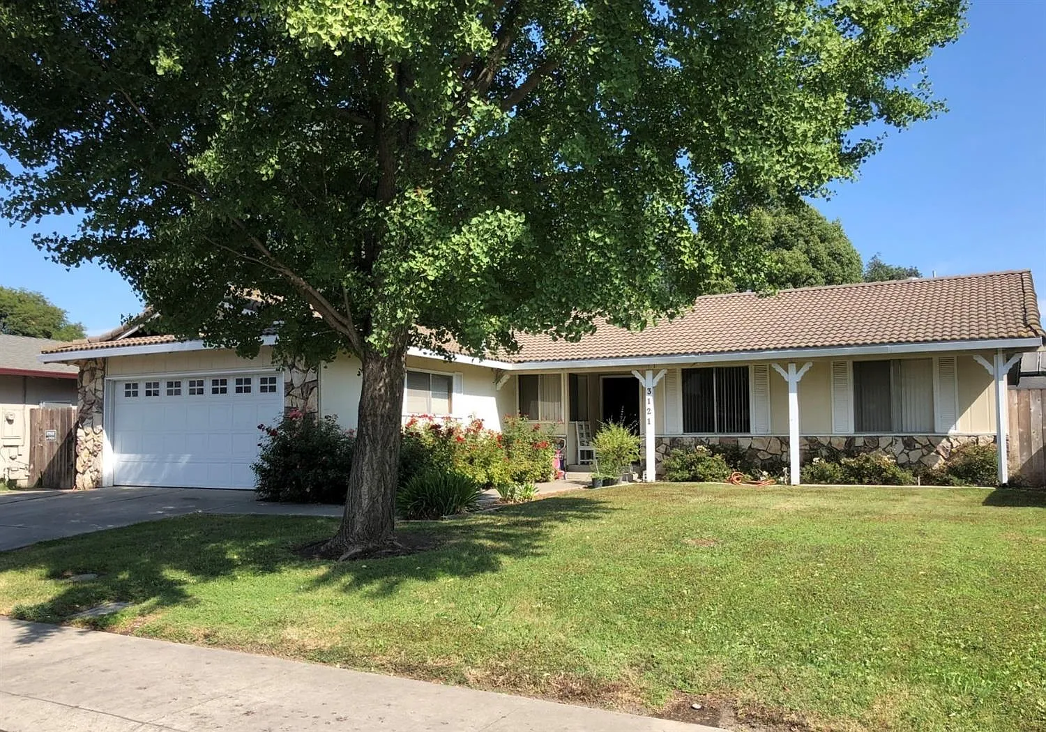 3121 Deerfield Ct photo 1