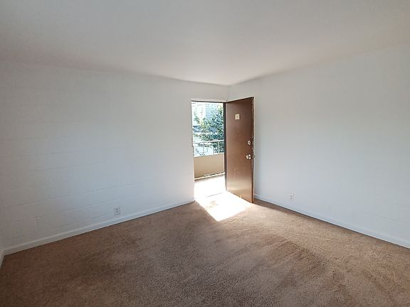 2nd image of 5226 22nd Ave NE #106