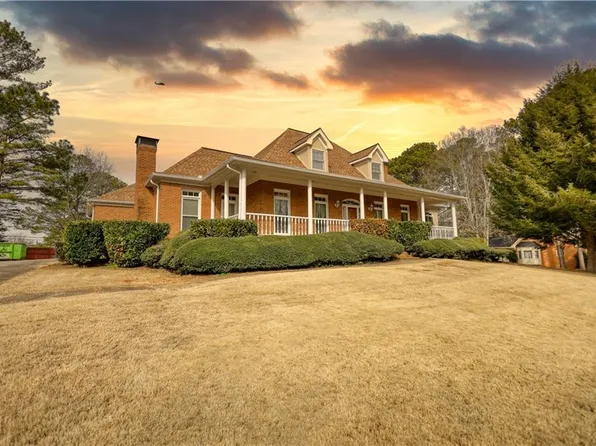 5770 Wyndemere Ln, Stone Mountain, GA 30087