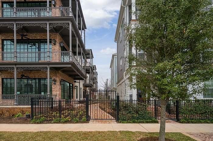 1st image of 1714 Ashland St #103