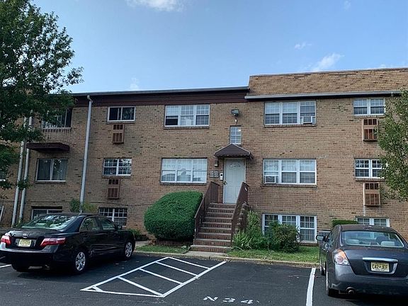 2nd image of 472 College Dr