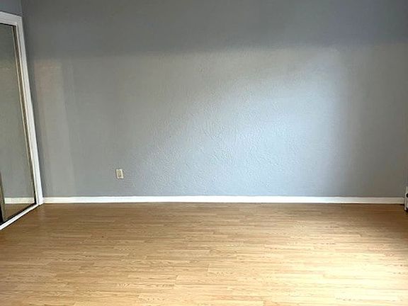 4th image of 8-12 Flora St #1