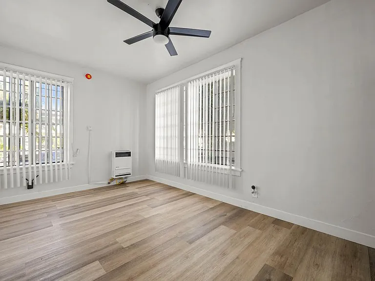 1142 West 17th Street — Photo 11