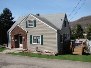 928 W Bennett St, Bridgeport, OH 43912