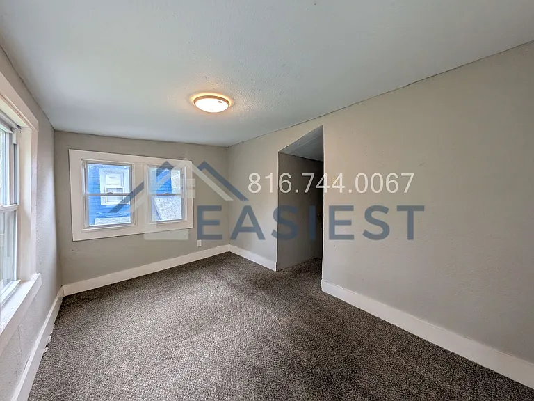 4028 Indiana Ave — Photo 14