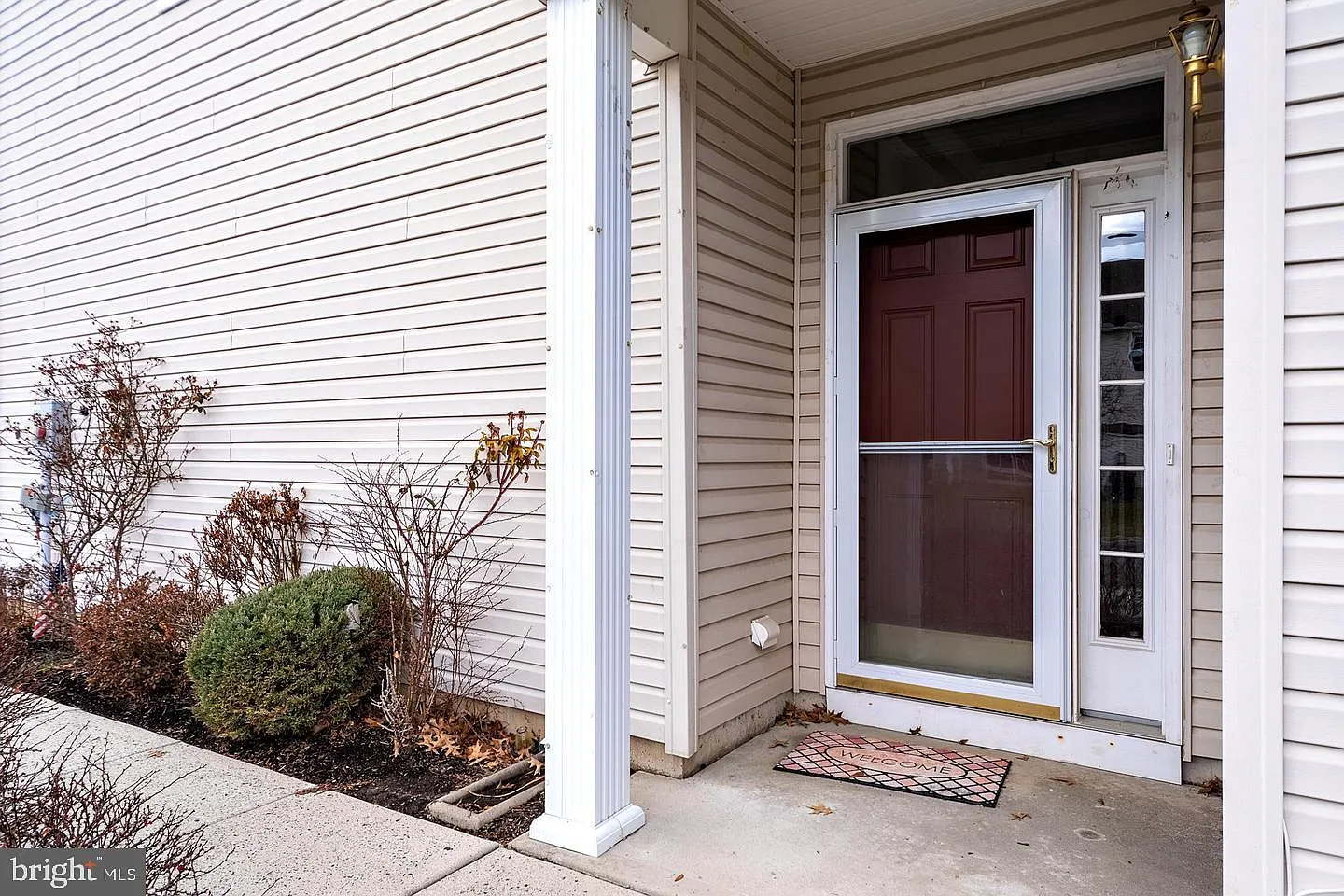 3 bed, 2.5 bath, 1690 sqft, $3,200 — Photo 3