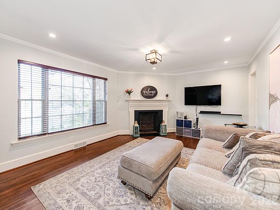 4th image of 638 Fugate Ave
