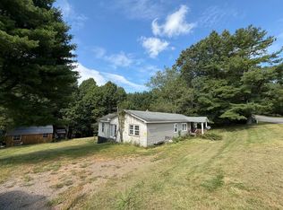 2414 Double Cabin Rd, Hillsville, VA 24343
