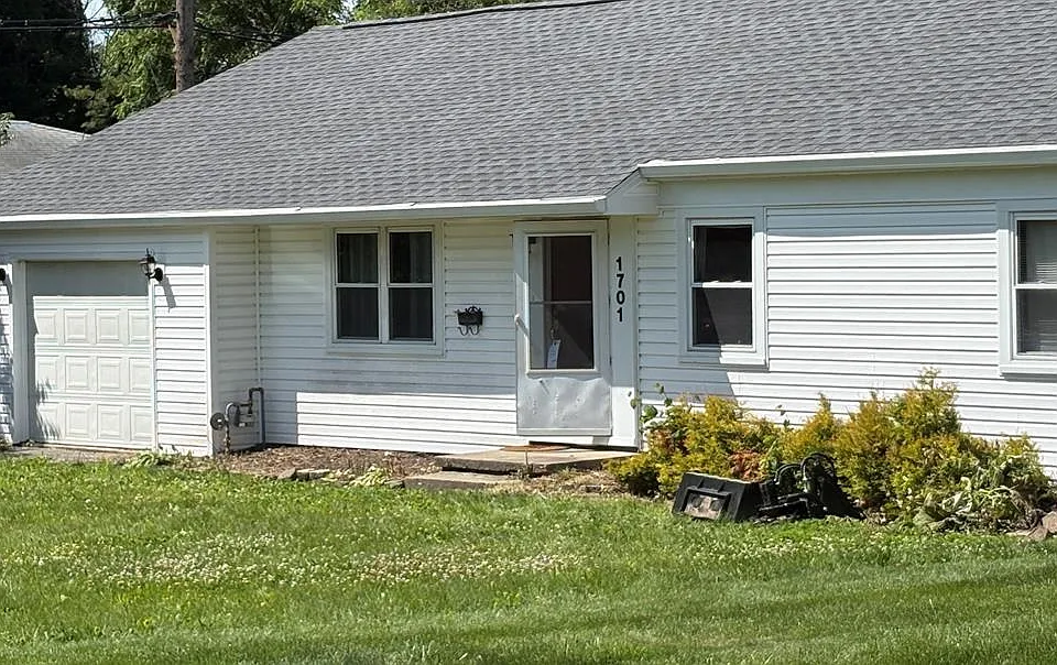 1701 Ravinia Rd