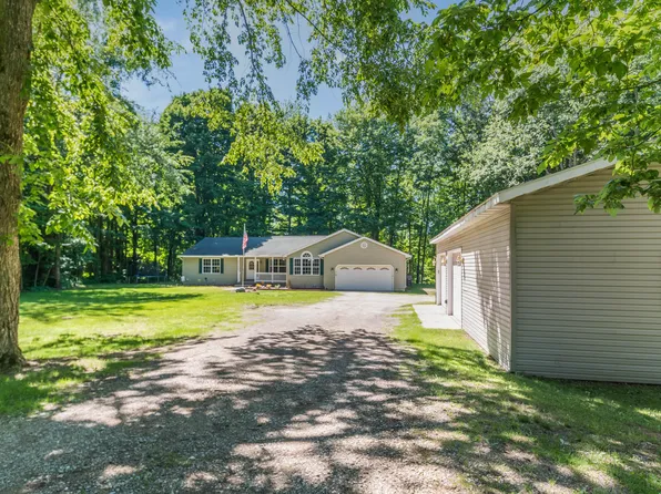 32280 County Road 687, Bangor, MI 49013
