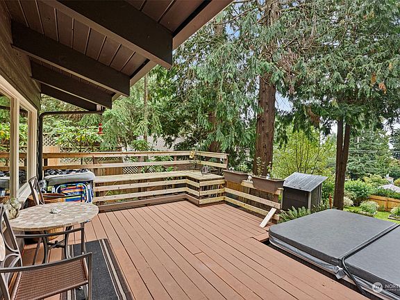 5th image of 34086 Hood Canal Drive NE