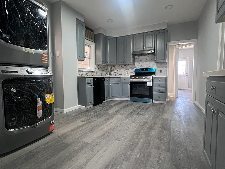 82 W 22nd St #1 — Photo 3