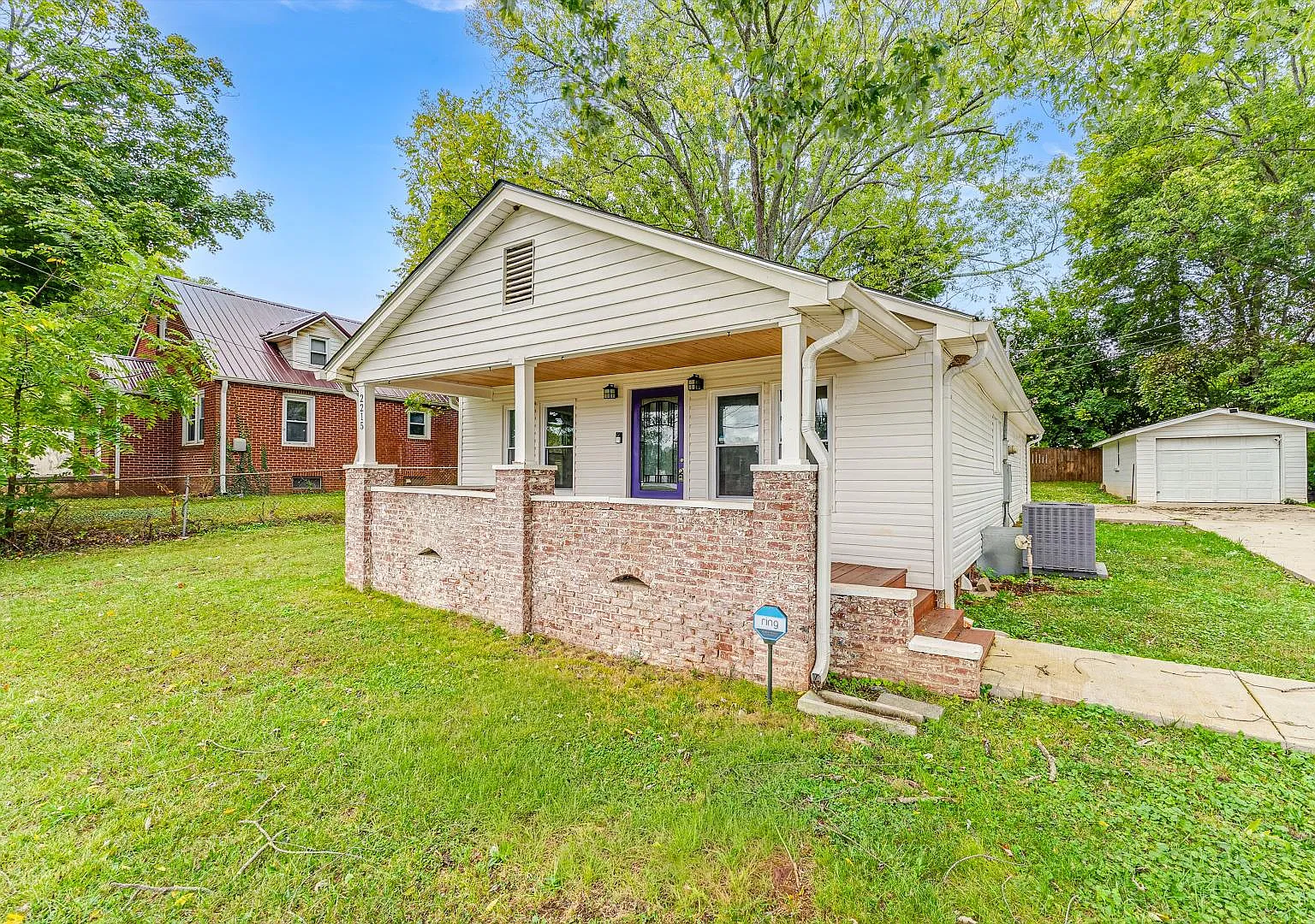 2215 Morningside Dr — Photo 3