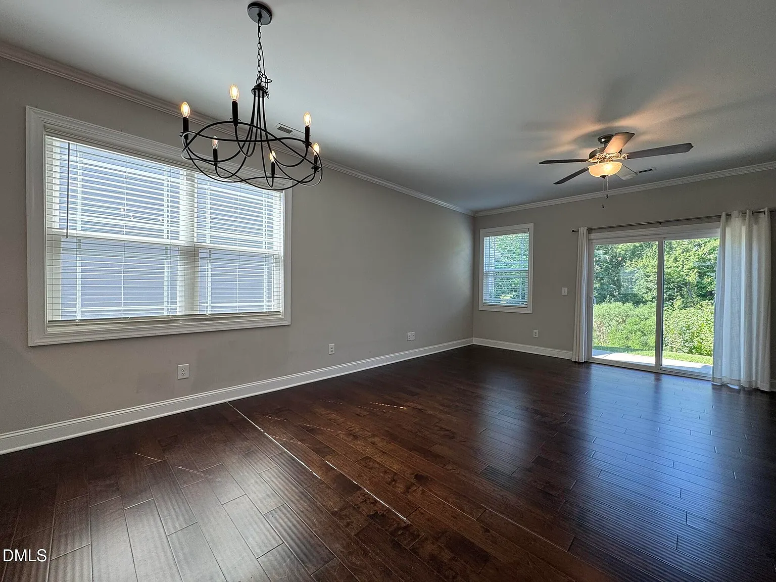 3 bed, 3.5 bath, 1850 sqft, $1,900 — Photo 3