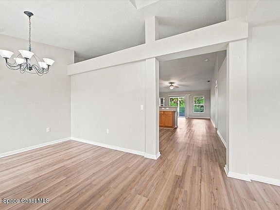 5th image of 1026 Alpine Ave NW