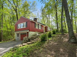 12 Lord Jeffrey Dr, Amherst, NH 03031