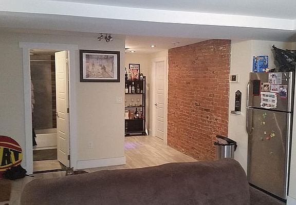 4th image of 930 Myrtle Ave #1B