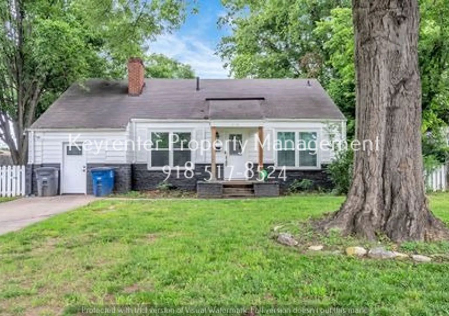Prime Location! 3 bed/ 2 bath! Close to Riverside & Brookside — Photo 2