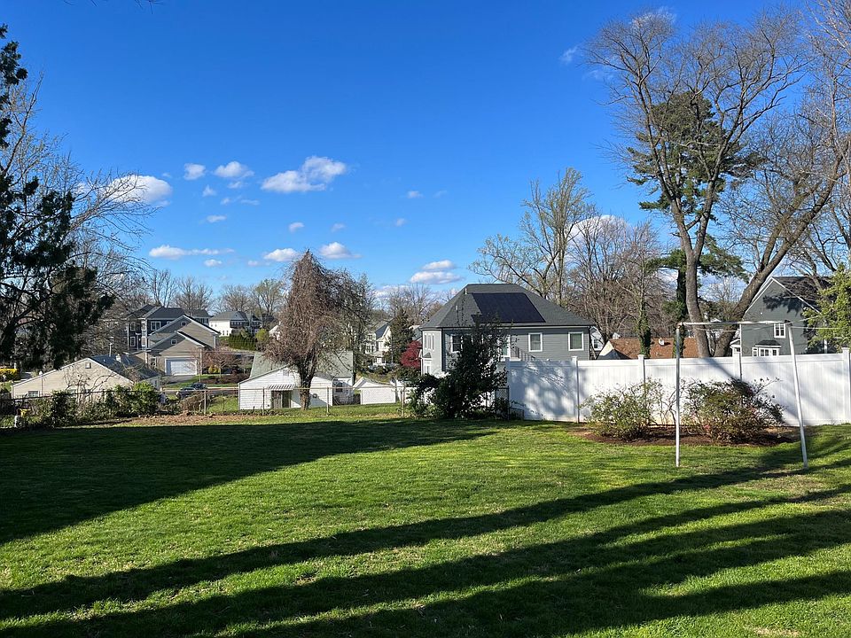 2nd image of 7344 Howard Ct